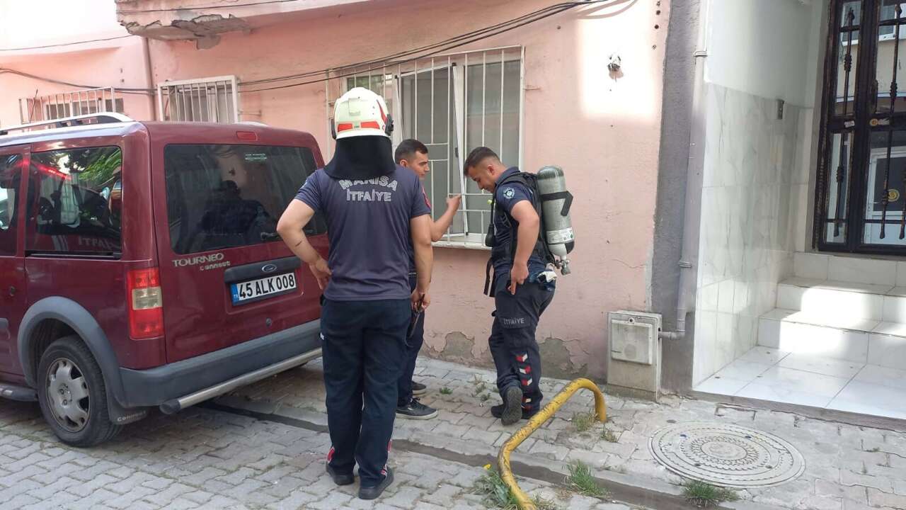 Kötü koku gelen evden ünlü modacının cesedi çıktı 1